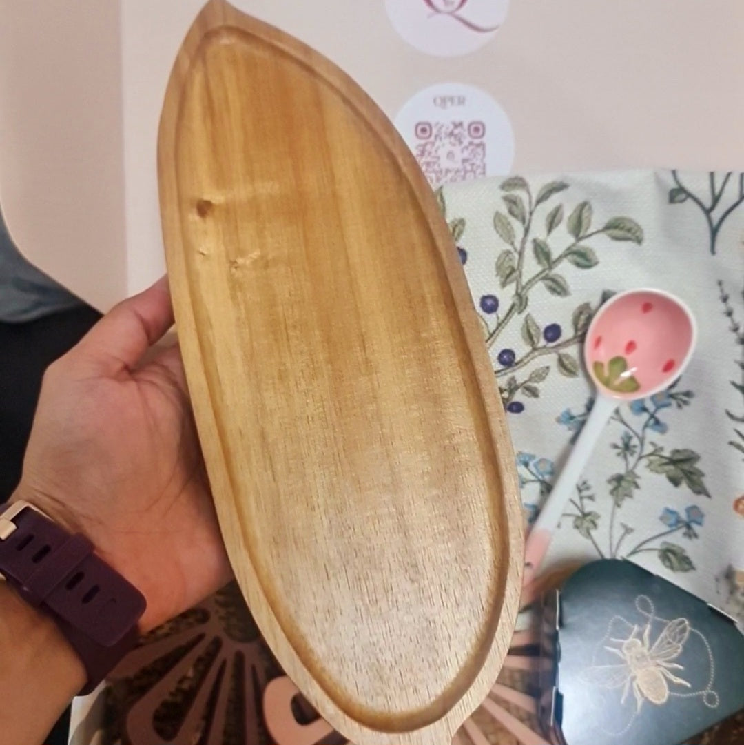 Leaf shaped Wood tray Gift box